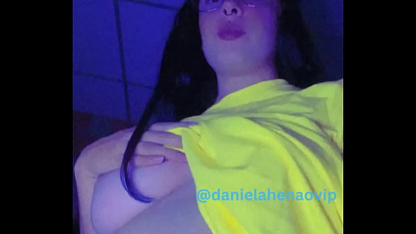 Latina @danielahenaovip showcase boobs and perfect ass