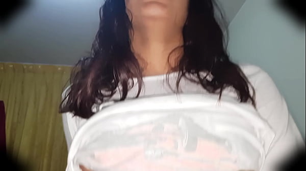 mi padrastro tiene un rico pene me gusta subirme encima de él