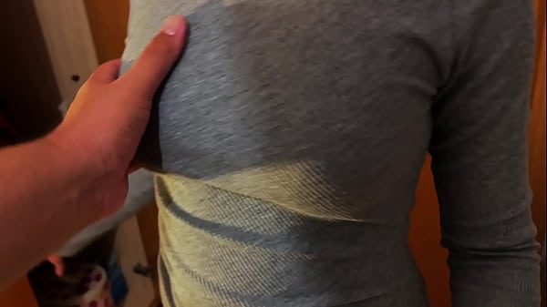 estilo perrito con mi hijastra mientras su novio la espera para ir al cine