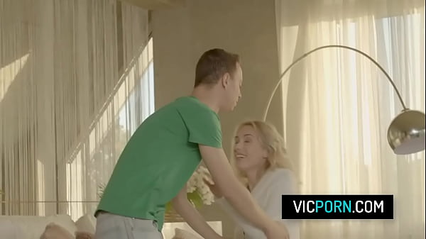 Skinny blonde babe Nikki Nuttz takes her boyfriend’s big cock in her tight pussy