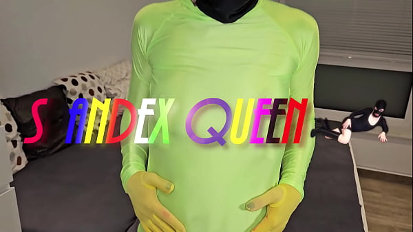 SpandexQueen sucks dick, comes twice in her green spandex leggings and makes him cum on her mask