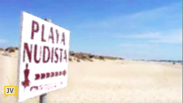 En la Playa Nudista con mi familia