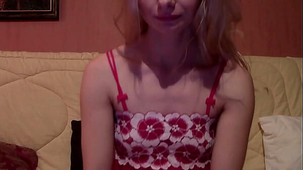 Suzy Blonde Amateur MILF Flashes Tits & Shakes Ass on Webcam